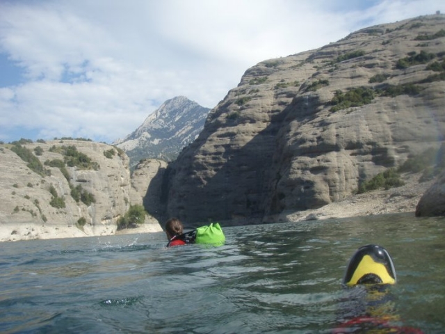 Falling into the river 
